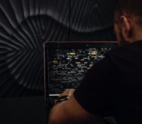 Une gigantesque base de données pirate contenant des identifiants bancaires, Facebook et Microsoft s’est baladée sur le web