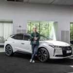 On est monté à bord de la DS N°4 E-Tense : comment cette voiture électrique française veut chahuter les premium allemands On est monté à bord de la DS N°4 E-Tense : comment cette voiture électrique française veut chahuter les premium allemands