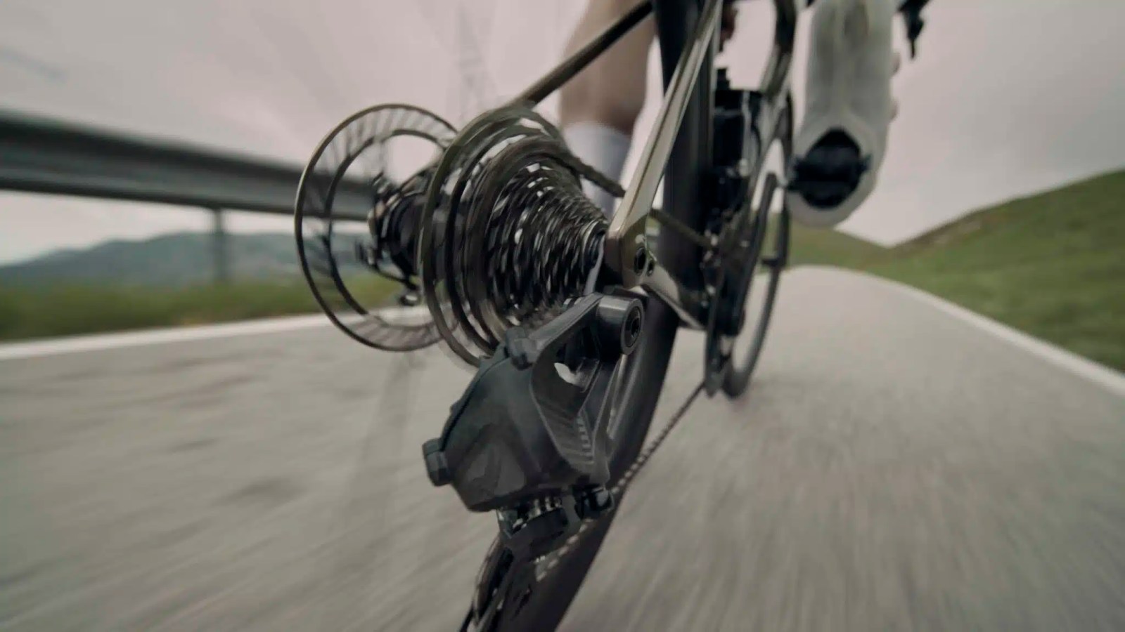 La première transmission 2 x 13 au monde arrive sur les vélos : sans ...
