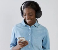 AmazonCommercial Commuter Bluetooth Headset // Source : Amazon