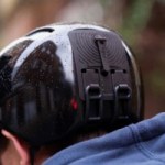 Doté d’une dynamo, cet innovant casque vélo peut recharger vos feux avant et arrière Doté d’une dynamo, cet innovant casque vélo peut recharger vos feux avant et arrière