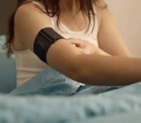 Le brassard Index Sleep Monitor de Garmin // Source : Gadgets & Wearables Le brassard Index Sleep Monitor de Garmin // Source : Gadgets & Wearables