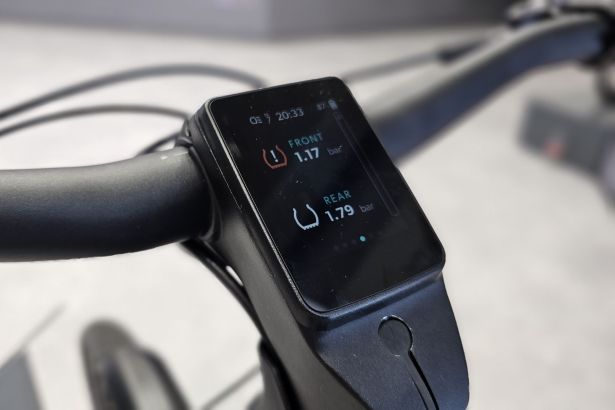 Giant pression pneus écran Eurobike 2025