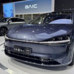On est montés à bord de la Stelato S9 : la voiture électrique de Huawei aux 800 km d’autonomie et deux fois moins cher qu’une Tesla Model S On est montés à bord de la Stelato S9 : la voiture électrique de Huawei aux 800 km d’autonomie et deux fois moins cher qu’une Tesla Model S