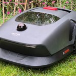 Ce robot tondeuse qui s’occupe de 1 000m² de jardin de façon autonome perd 460 € de son prix Ce robot tondeuse qui s’occupe de 1 000m² de jardin de façon autonome perd 460 € de son prix