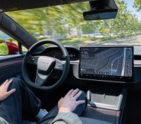 Tesla Model S en mode FSD // Source : Tesla