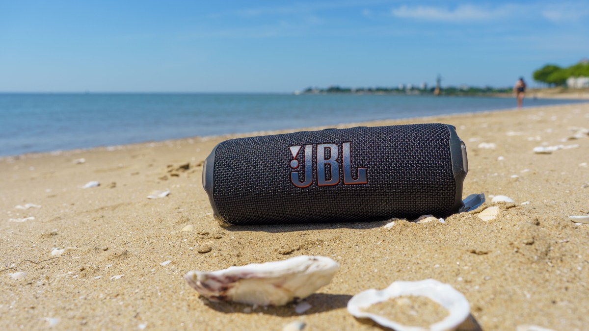 JBL Flip 7 : notée 9/10, l’une des meilleures enceintes Bluetooth du marché chute sous les 100 €