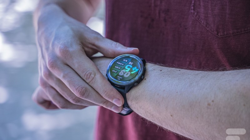 Garmin se moque d’Apple : « Nos montres n’ont pas besoin de souffler toutes les cinq secondes »