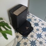 Test de l&rsquo;Ecovacs Deebot X9 Pro Omni : le robot aspirateur qui impressionne par sa puissance mais déçoit par sa fiabilité