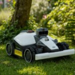Cette nouvelle tondeuse robot voit en 3D et n’a pas besoin de câble : ça change tout Cette nouvelle tondeuse robot voit en 3D et n’a pas besoin de câble : ça change tout