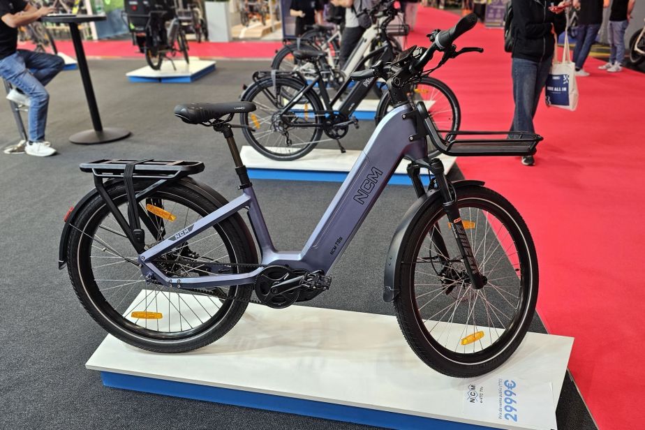 Le NCM T9s, VTC électrique haut de gamme. // Source : M. Lauraux pour Frandroid