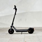 On a testé la Ninebot E3 Pro E, la nouvelle référence des trottinettes électriques à moins de 450 € On a testé la Ninebot E3 Pro E, la nouvelle référence des trottinettes électriques à moins de 450 €