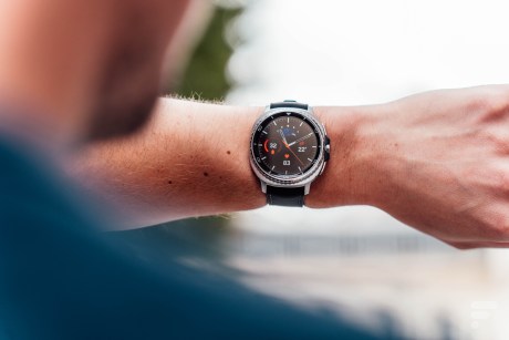 La Samsung Galaxy Watch 8 Classic // Source : Robin Wycke - Frandroid
