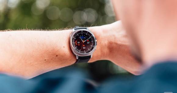 La Samsung Galaxy Watch 8 Classic pour illustration // Source : Robin Wycke - Frandroid La Samsung Galaxy Watch 8 Classic pour illustration // Source : Robin Wycke - Frandroid