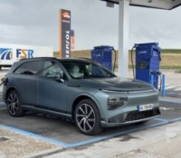Xpeng G9 en recharge en Espagne sur une station Zunder // Source : Vincent Sergère pour Frandroid Xpeng G9 en recharge en Espagne sur une station Zunder // Source : Vincent Sergère pour Frandroid