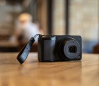 Voici le petit Ricoh GR IV // Source : Ricoh Voici le petit Ricoh GR IV // Source : Ricoh