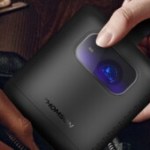 En promo, ce mini vidéoprojecteur FHD avec batterie intégrée est parfait pour vos soirées ciné en plein air En promo, ce mini vidéoprojecteur FHD avec batterie intégrée est parfait pour vos soirées ciné en plein air