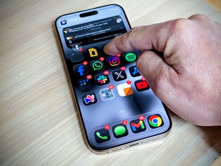 liquid glass ios 26 iphone apple