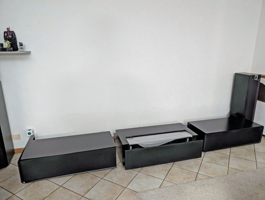 Nothing Projector Meuble TV Laser Shore // Source : Sylvain Pichot - Frandroid
