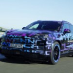 On a roulé à bord du Porsche Cayenne électrique : la Porsche la plus puissante de l’histoire, une autonomie XXL et une recharge ultra-rapide