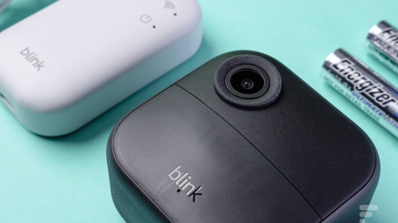 Blink divise par trois le prix de sa caméra Outdoor 4 qui offre deux ans d’autonomie avec 2 piles AA