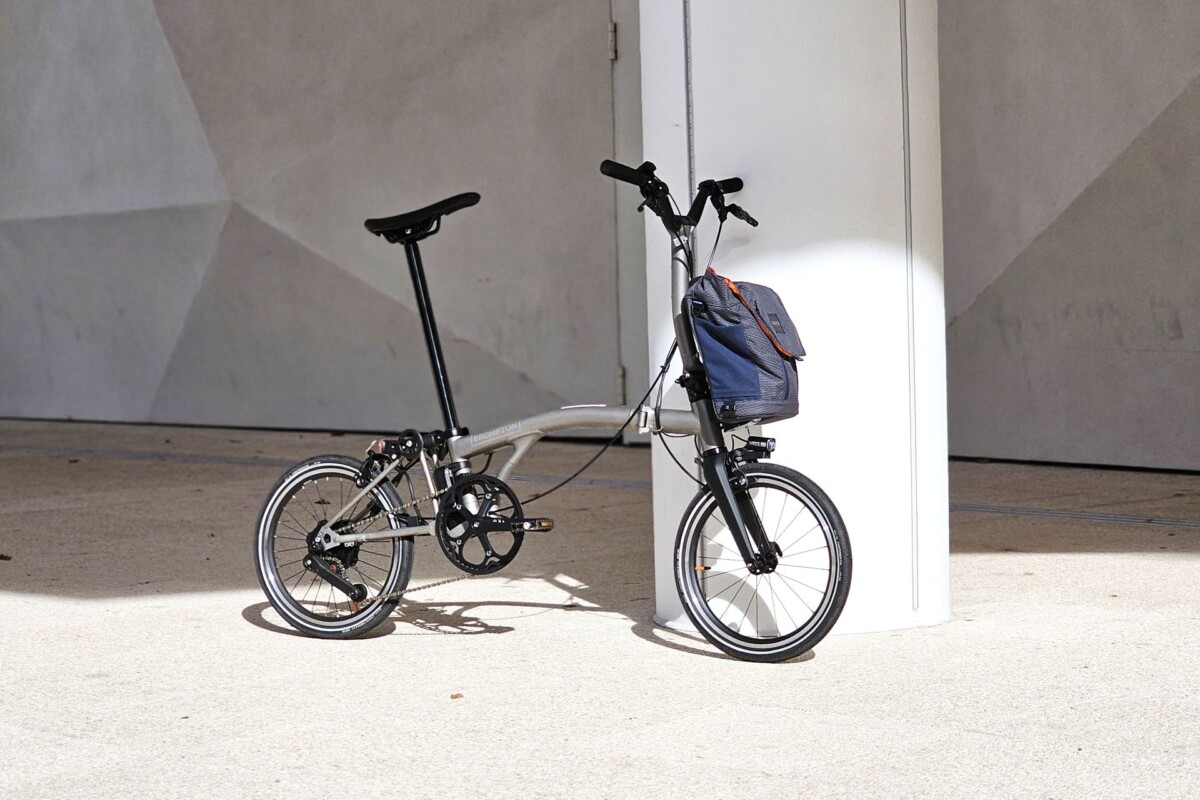 Le vélo pliant électrique Brompton T line. // Source : M. Lauraux pour Frandroid Le vélo pliant électrique Brompton T line. // Source : M. Lauraux pour Frandroid