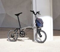 Le vélo pliant électrique Brompton T line. // Source : M. Lauraux pour Frandroid