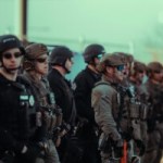 ICEBlock, Red Dot : Google et Apple suppriment les applications permettant aux citoyens de s&rsquo;entraider face à la police de Donald Trump