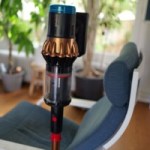 Aspirateur-balais : voici les 5 erreurs qui réduisent son autonomie et tuent sa batterie Aspirateur-balais : voici les 5 erreurs qui réduisent son autonomie et tuent sa batterie