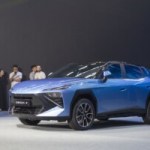 On a vu l’Omoda 4 : comment cette voiture électrique et hybride chinoise compte bousculer les petits SUV européens On a vu l’Omoda 4 : comment cette voiture électrique et hybride chinoise compte bousculer les petits SUV européens