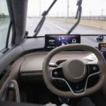 J’ai roulé dans une voiture électrique Huawei en Chine pour visiter son usine : une expérience bluffante et (presque) sans les mains J’ai roulé dans une voiture électrique Huawei en Chine pour visiter son usine : une expérience bluffante et (presque) sans les mains