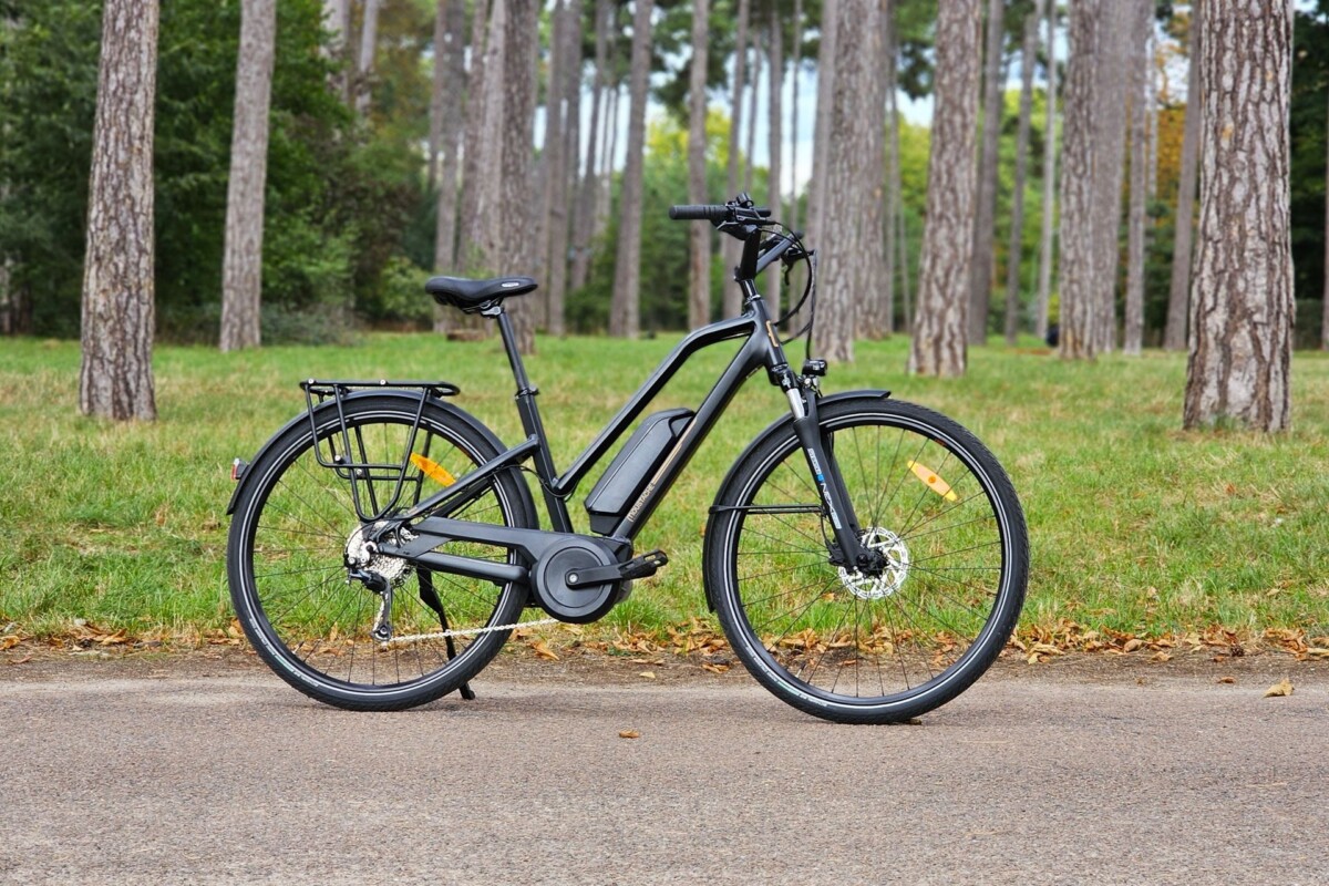 Le vélo électrique Moustache Samedi 28.1. // Source : M. Lauraux pour Frandroid Le vélo électrique Moustache Samedi 28.1. // Source : M. Lauraux pour Frandroid
