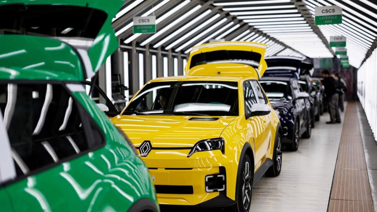 Renault veut baisser le prix de ses voitures électriques avec un investissement de 10 milliards d’euros en France… sous une condition stricte