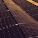 Les panneaux solaires de ce Youtubeur produisent de l’électricité en pleine nuit grâce à la Lune Les panneaux solaires de ce Youtubeur produisent de l’électricité en pleine nuit grâce à la Lune