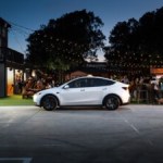 Voitures électriques : pourquoi la Chine veut supprimer les poignées de portes popularisées par Tesla Voitures électriques : pourquoi la Chine veut supprimer les poignées de portes popularisées par Tesla