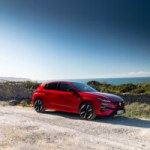 On a essayé la nouvelle Peugeot 308 électrique restylée, qui s’améliore sur un point en particulier On a essayé la nouvelle Peugeot 308 électrique restylée, qui s’améliore sur un point en particulier