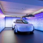 On est montés à bord du Peugeot Polygon, et on a été impressionnés par cette voiture électrique au volant révolutionnaire On est montés à bord du Peugeot Polygon, et on a été impressionnés par cette voiture électrique au volant révolutionnaire