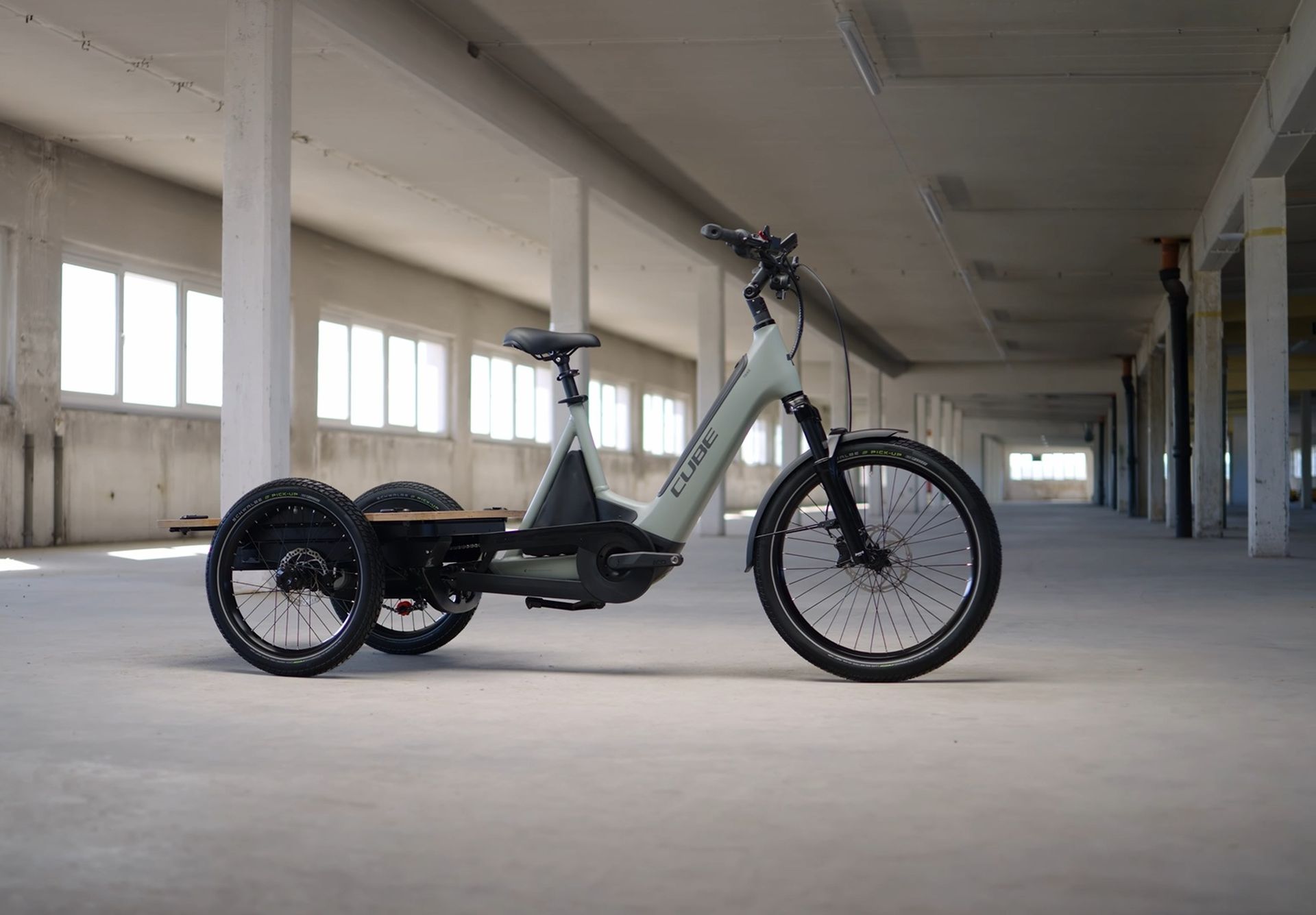 Cube Trike Hybrid Flatbed tricycle électrique