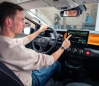 Renault Twingo E-Tech // Source : Robin Wycke - Frandroid