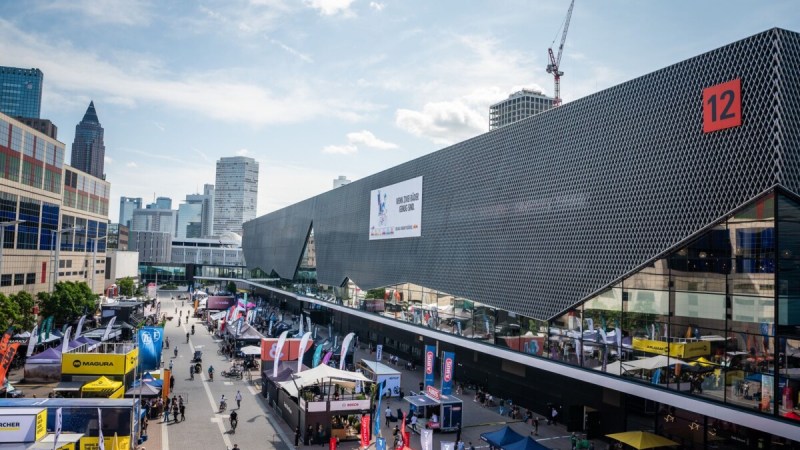 Lâché par des géants du vélo (Bosch, Shimano), le plus grand salon d’Europe opérerait un rétropédalage surprise