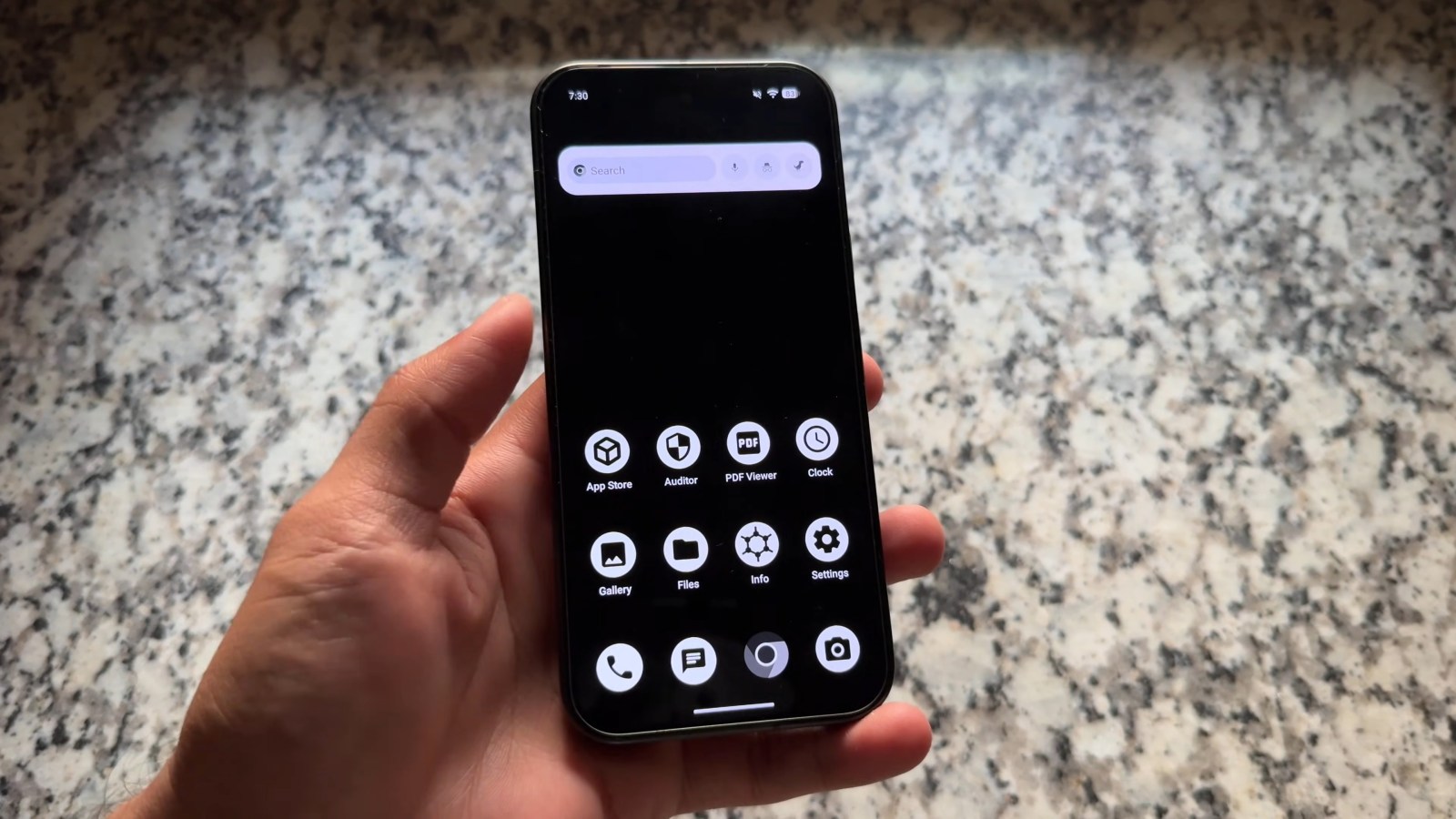 « Nous ne nous sentons plus en sécurité en France » : pourquoi GrapheneOS retire ses serveurs de France suite à un article du Parisien — Frandroid