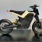 Peugeot dévoile de nouvelles motos électriques ultra-stylées et on a pu monter dessus Peugeot dévoile de nouvelles motos électriques ultra-stylées et on a pu monter dessus