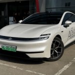 Elle coûte 2 fois moins cher qu’une Tesla Model 3 et se recharge 2 fois plus vite : on a testé la Changan Nevo A06E Elle coûte 2 fois moins cher qu’une Tesla Model 3 et se recharge 2 fois plus vite : on a testé la Changan Nevo A06E