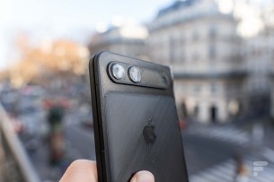 iPhone Fold (maquette imprimée en 3D) // Source : Robin Wycke pour Frandroid