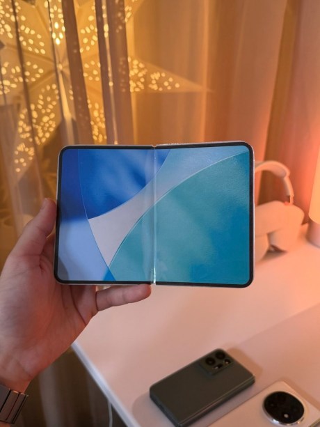 iPhone Pliable Ben Geskin
