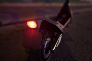 Navee XT5 Pro éclairage arrière