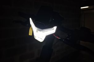 Navee XT5 Pro éclairage avant