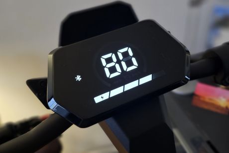 Navee XT5 Pro recharge écran