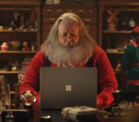 Le Père Noël dans la pub Microsoft pour Copilot