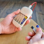 Cet appareil révolutionnaire et abordable permet de recharger des piles non rechargeables Cet appareil révolutionnaire et abordable permet de recharger des piles non rechargeables